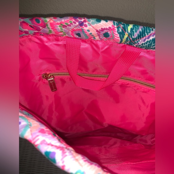 Beautiful and Bright Quilted Lilly Pulitzer Drawstring Backpack/Bag, Brand New - Picture 3 of 5